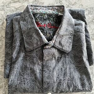 Robert Graham Classic Fit Short Sleeved Button Down Shirt